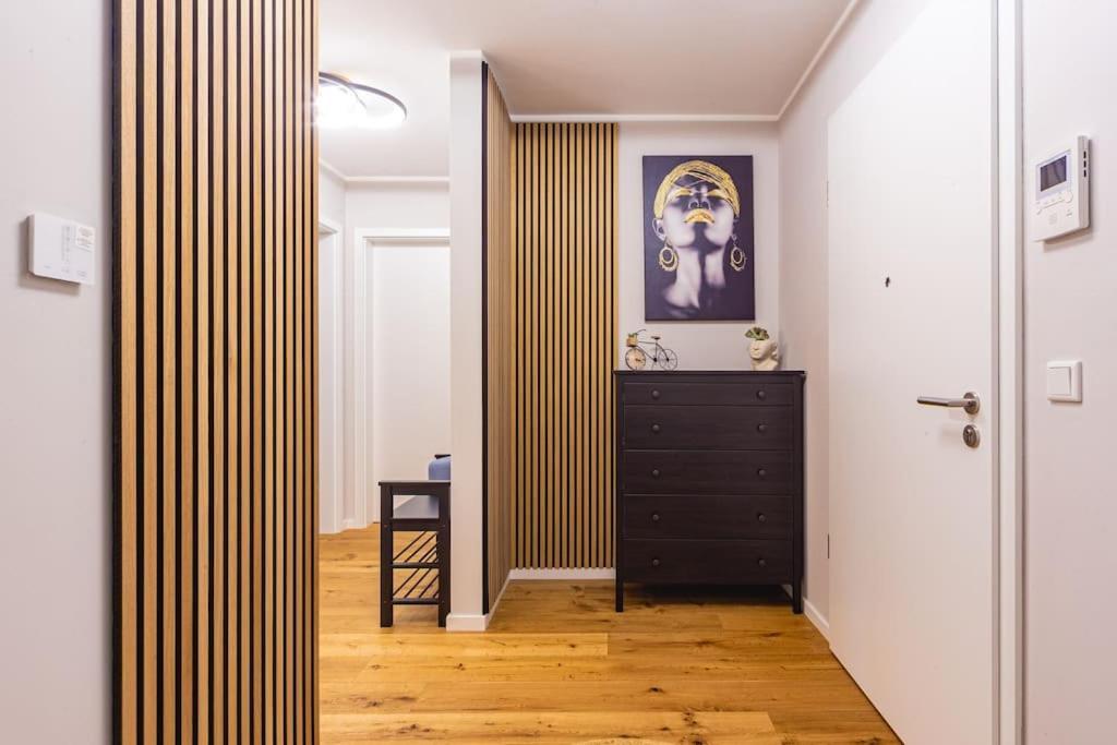 A&V Apartments Wunderschoene Penthouse Wohnung Мёрс Экстерьер фото