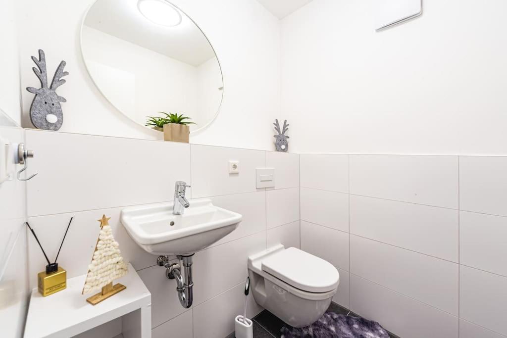 A&V Apartments Wunderschoene Penthouse Wohnung Мёрс Экстерьер фото