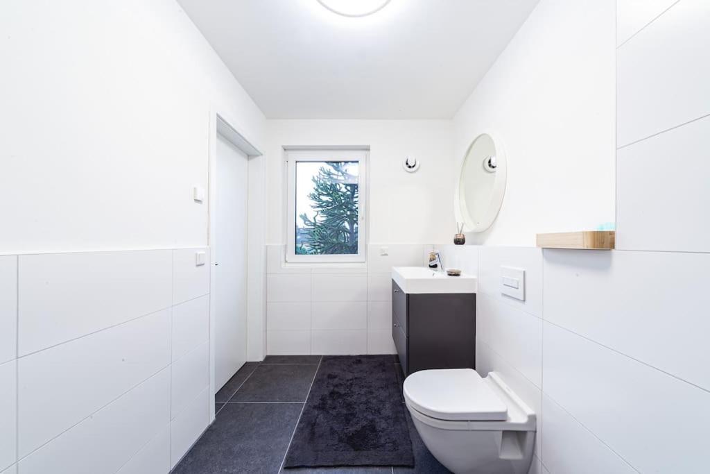 A&V Apartments Wunderschoene Penthouse Wohnung Мёрс Экстерьер фото
